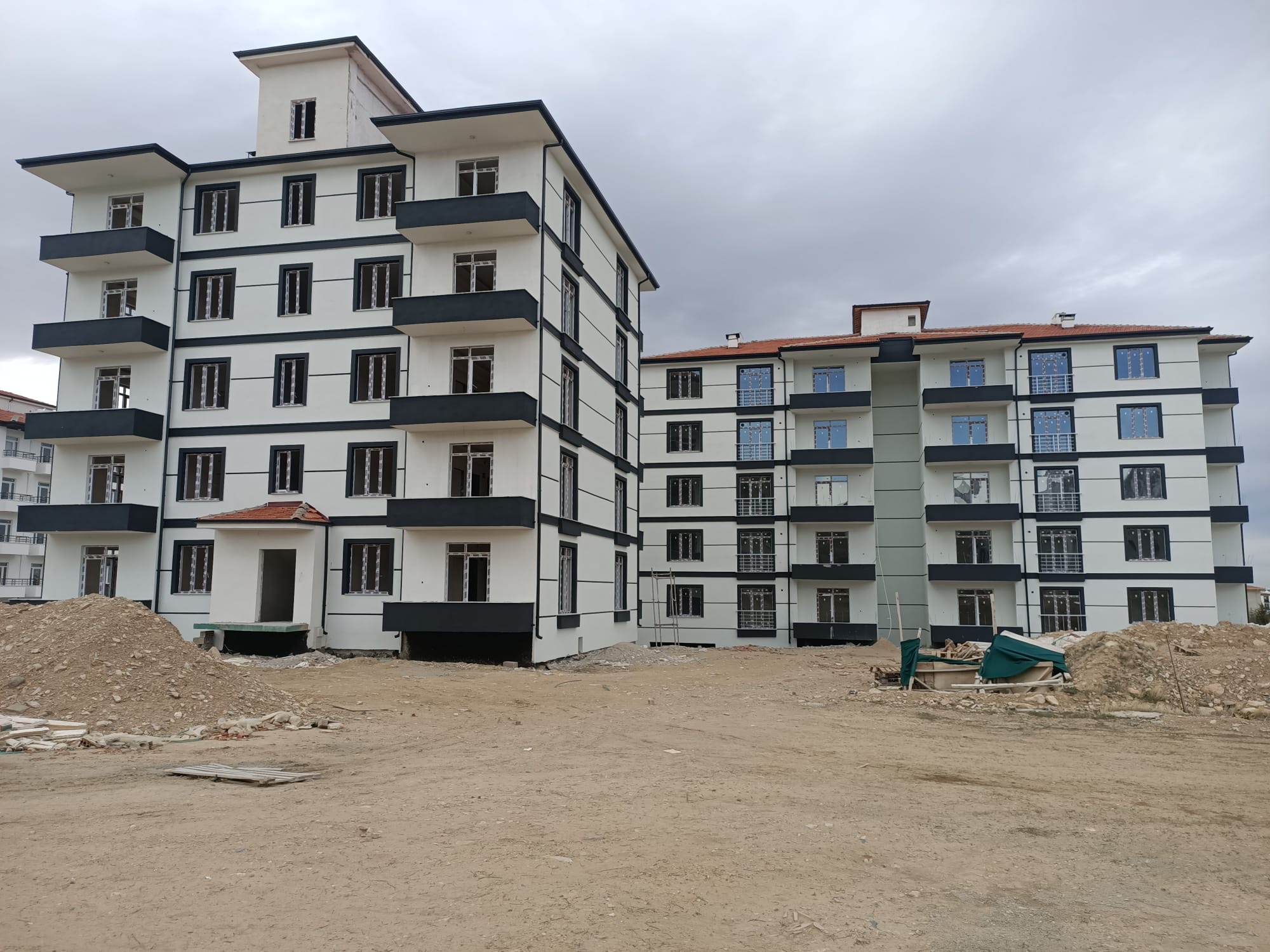 1. Etap TOKİ yanında 1+1 Daireler